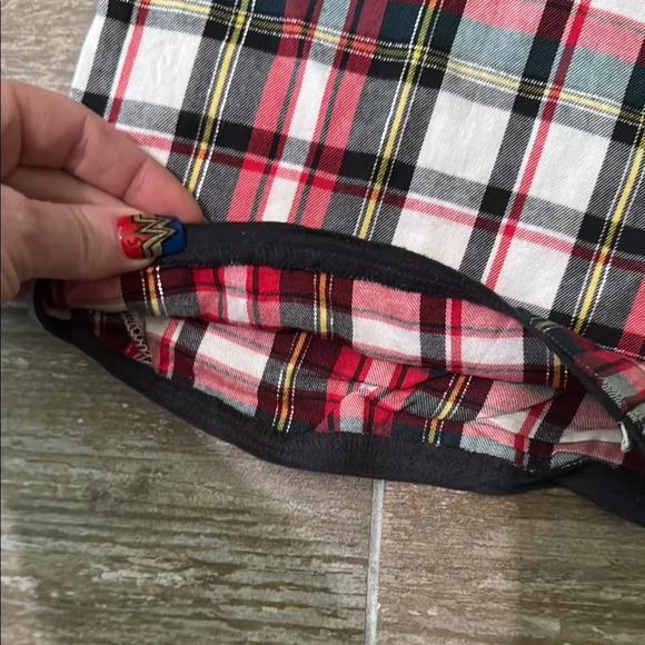 Victoria's Secret Red and Black Pajama Set for Cozy Nights - Picture 5 of 8